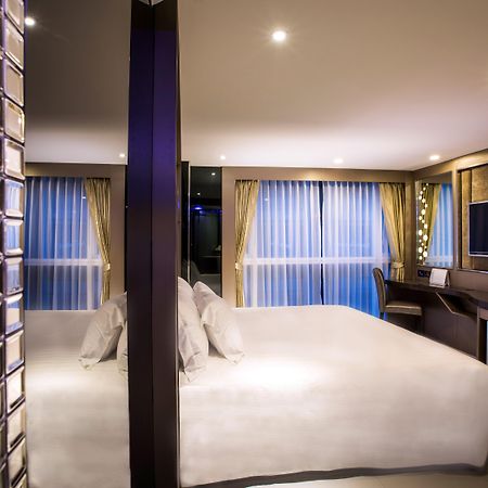 Azure Hotel Патая Екстериор снимка