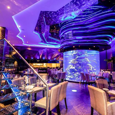 Azure Hotel Патая Екстериор снимка