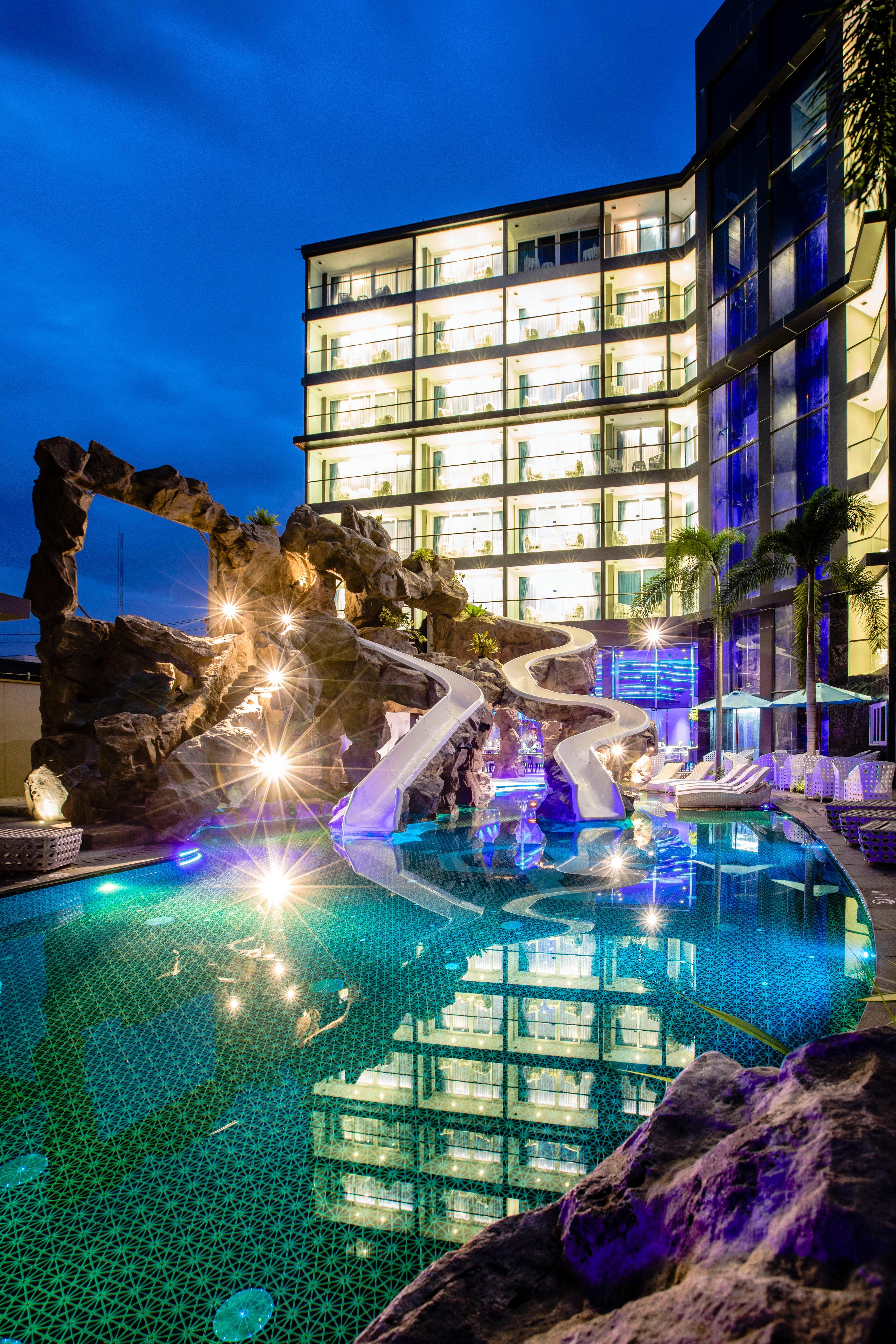 Azure Hotel Патая Екстериор снимка