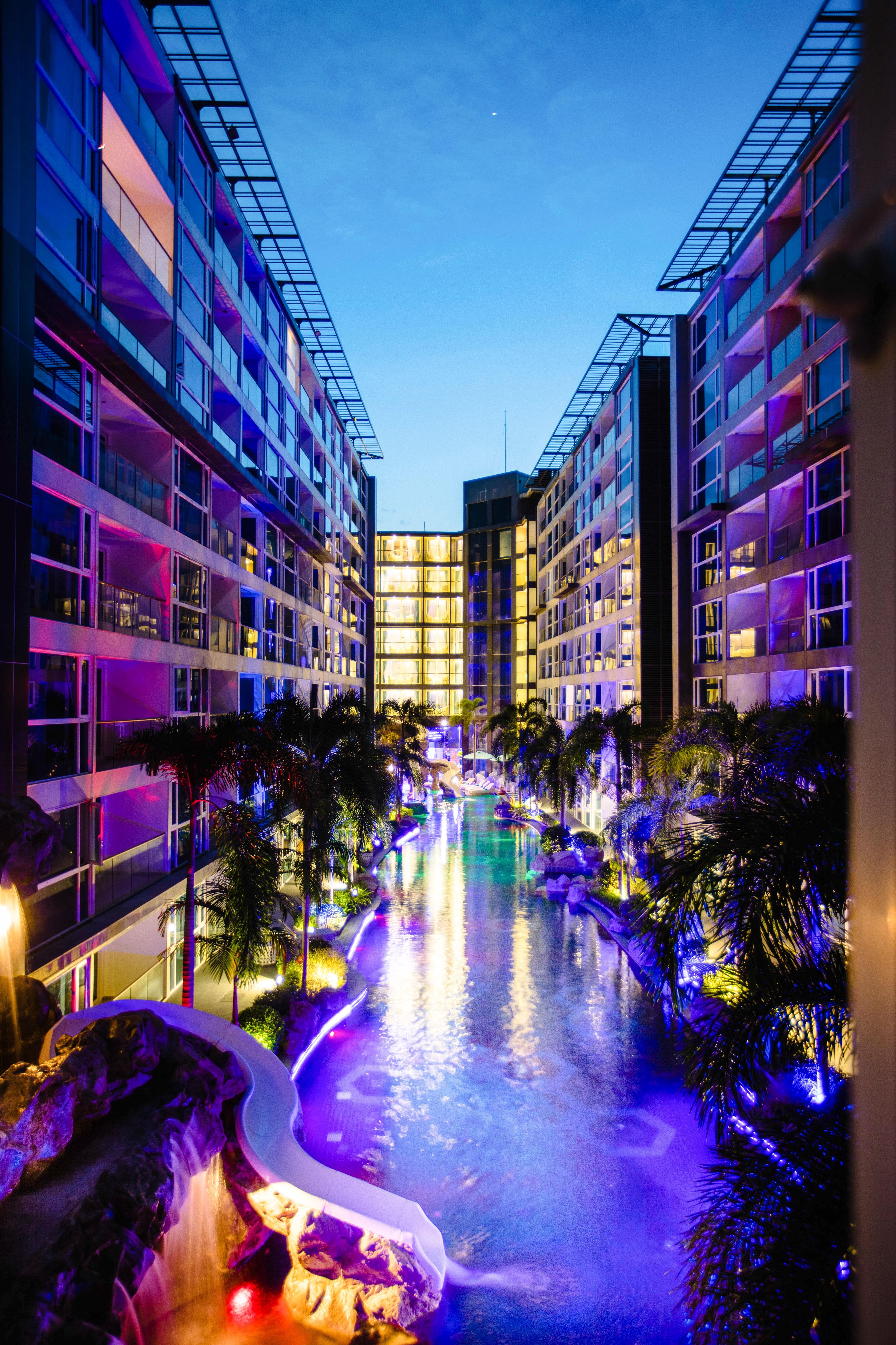 Azure Hotel Патая Екстериор снимка