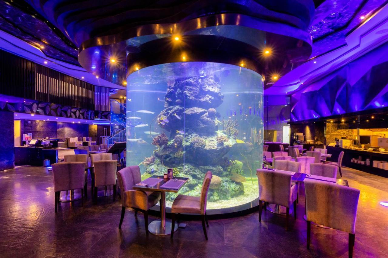 Azure Hotel Патая Екстериор снимка